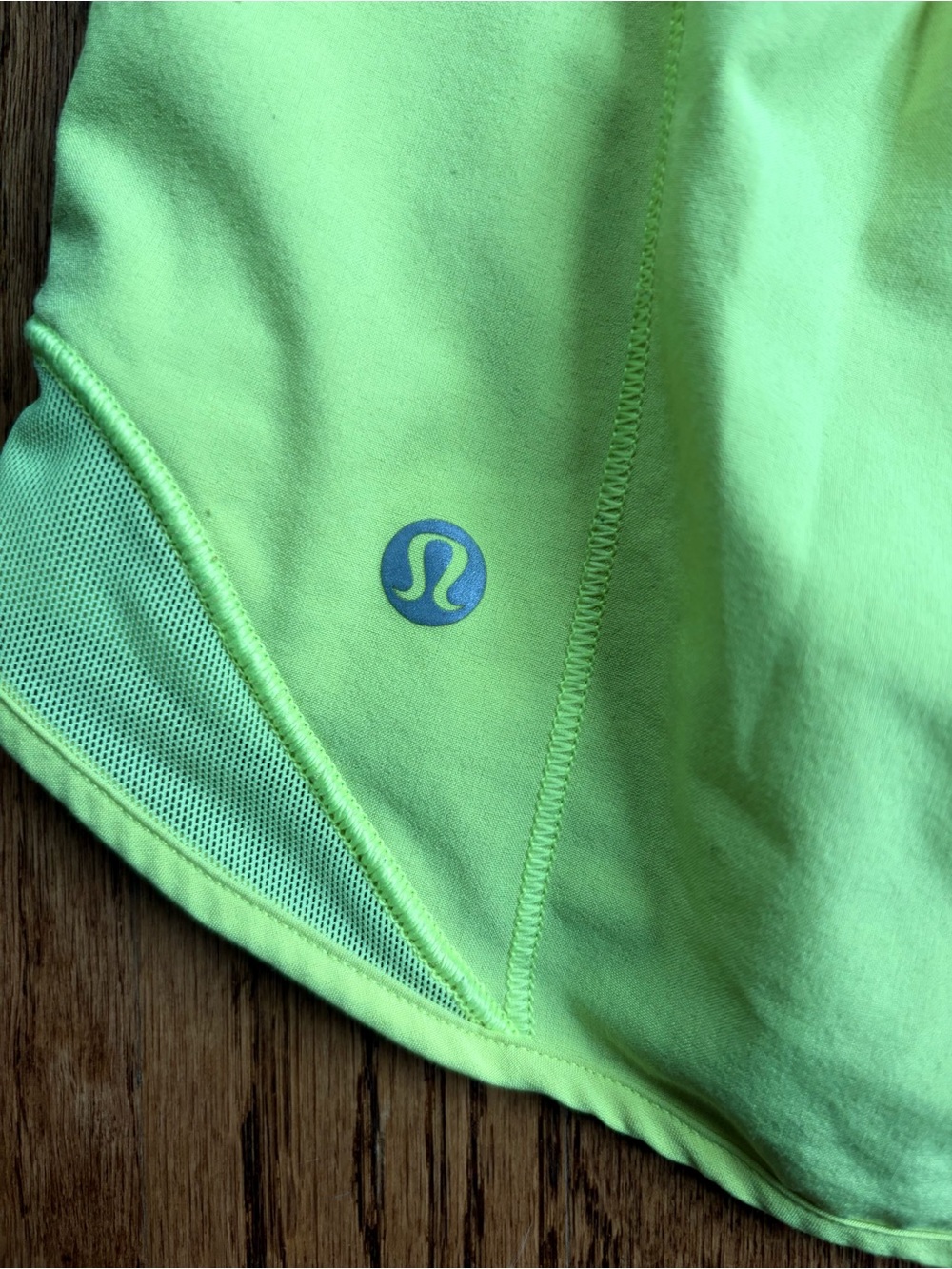 Lululemon Hotty Hot HR 2.5” Shorts Highlight Yellow Size 4 Running - Picture 6 of 8